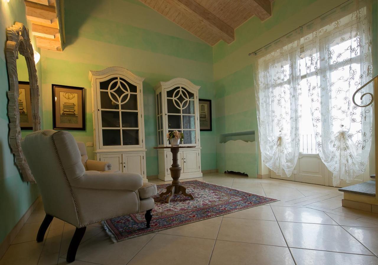 Villa Morneto Vignale 外观 照片