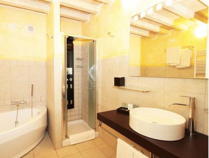 Villa Morneto Vignale 外观 照片