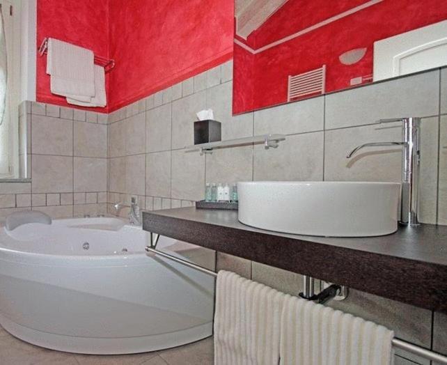 Villa Morneto Vignale 外观 照片